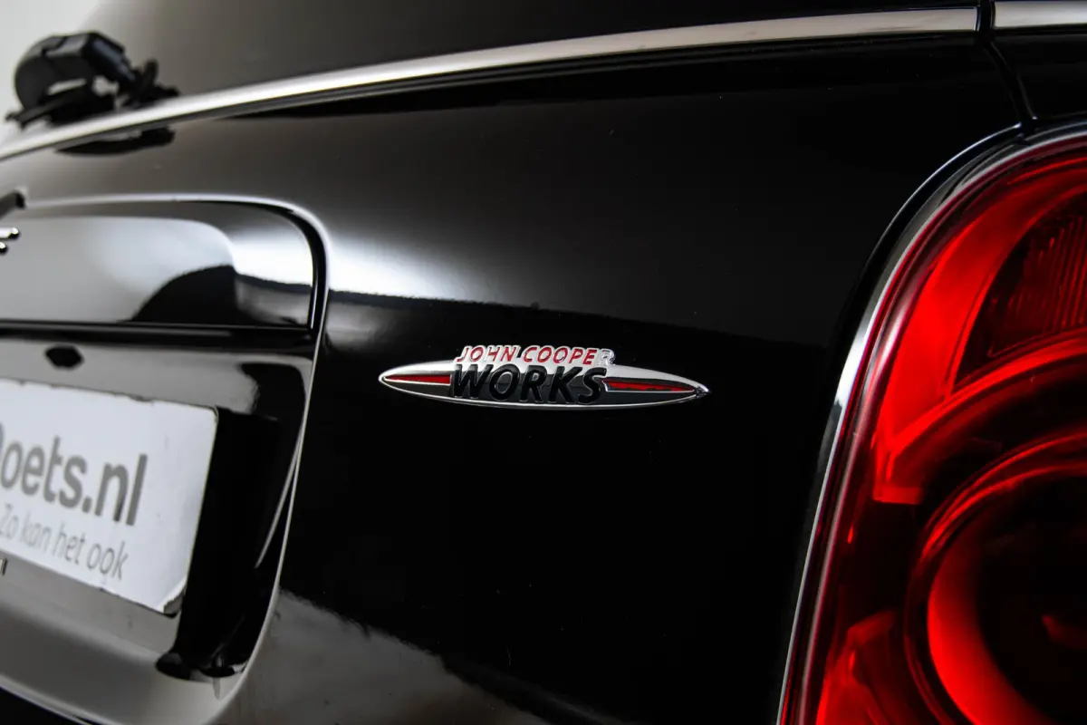 John Cooper Works ALL4 Chili Panoramadak - Head-up - Adaptive Cruise Control - Harman Kardon - Camera - Stoelverwarming - Navigatiesysteem - Park Assistant