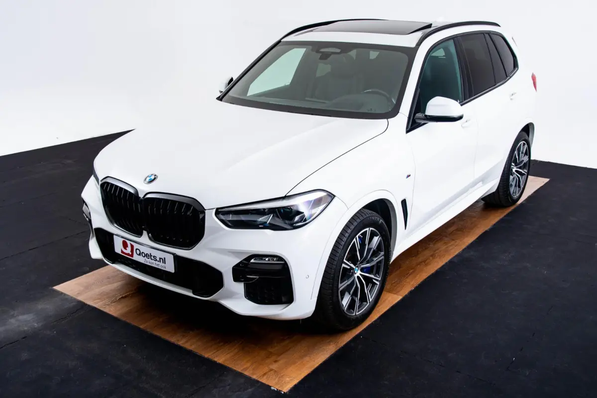 xDrive30d High Executive M-sport - Panoramadak - Trekhaak - Parking Assistant - Driving Assistant Professional - Night Vision - Head-Up - Stoelverwarming
