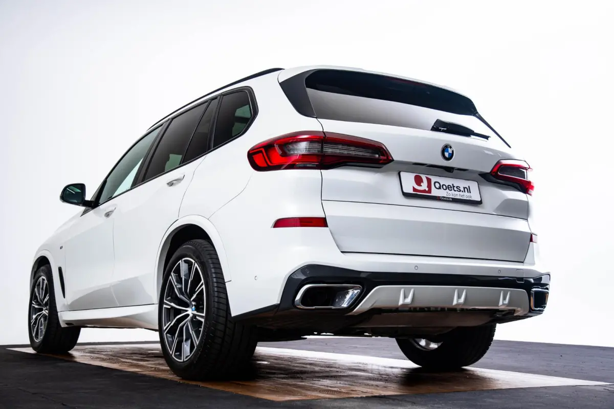 xDrive30d High Executive M-sport - Panoramadak - Trekhaak - Parking Assistant - Driving Assistant Professional - Night Vision - Head-Up - Stoelverwarming