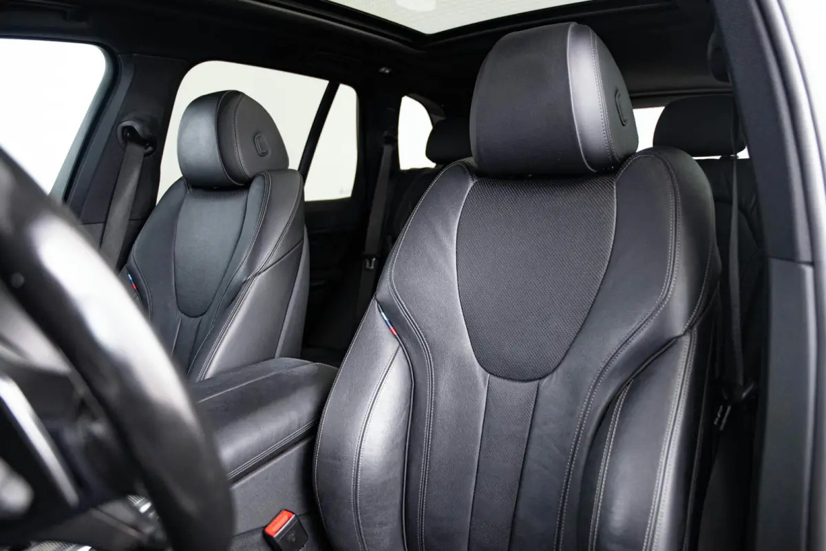 xDrive30d High Executive M-sport - Panoramadak - Trekhaak - Parking Assistant - Driving Assistant Professional - Night Vision - Head-Up - Stoelverwarming