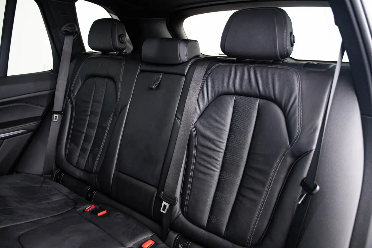 xDrive30d High Executive M-sport - Panoramadak - Trekhaak - Parking Assistant - Driving Assistant Professional - Night Vision - Head-Up - Stoelverwarming