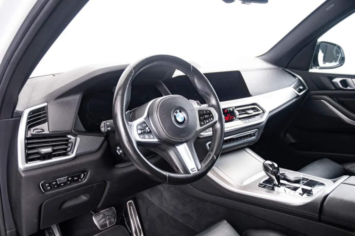 xDrive30d High Executive M-sport - Panoramadak - Trekhaak - Parking Assistant - Driving Assistant Professional - Night Vision - Head-Up - Stoelverwarming