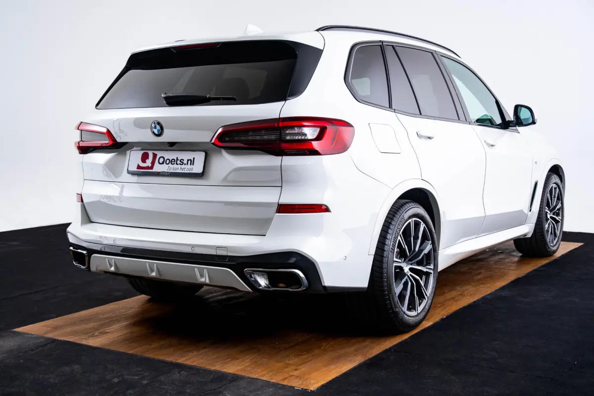 xDrive30d High Executive M-sport - Panoramadak - Trekhaak - Parking Assistant - Driving Assistant Professional - Night Vision - Head-Up - Stoelverwarming