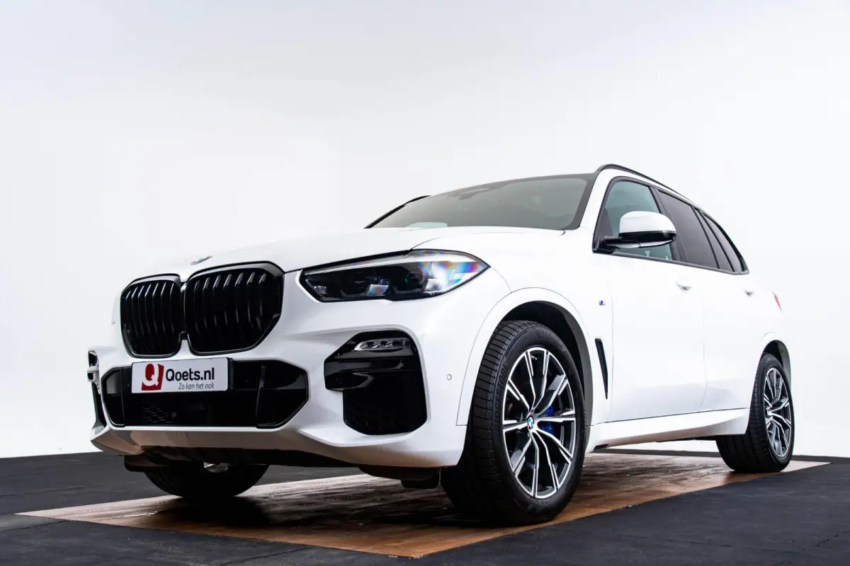 xDrive30d High Executive M-sport - Panoramadak - Trekhaak - Parking Assistant - Driving Assistant Professional - Night Vision - Head-Up - Stoelverwarming