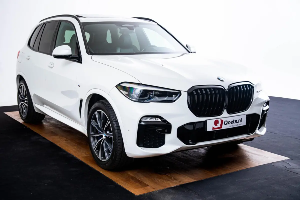 xDrive30d High Executive M-sport - Panoramadak - Trekhaak - Parking Assistant - Driving Assistant Professional - Night Vision - Head-Up - Stoelverwarming