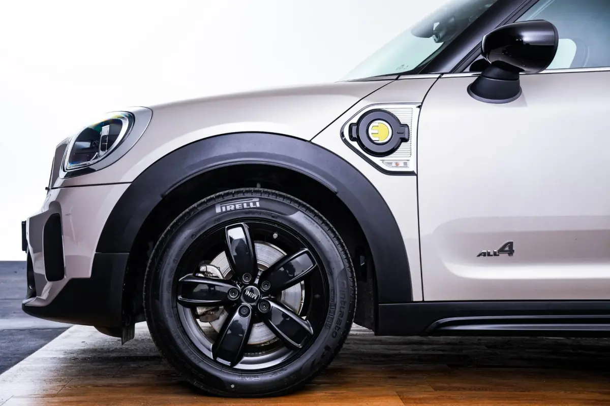Cooper ALL4 Active Cruise Control - Elektrisch verstelbare/verwarmbare stoelen - Comfort acces - Elektrische achterklep - Driving Assistant - Head up - Elektrisch inklapbare buitenspiegels -