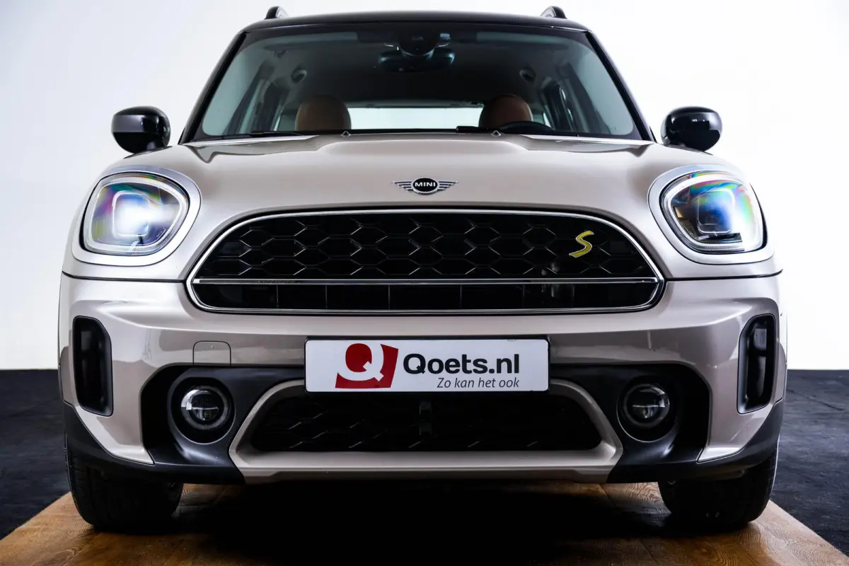 Cooper ALL4 Active Cruise Control - Elektrisch verstelbare/verwarmbare stoelen - Comfort acces - Elektrische achterklep - Driving Assistant - Head up - Elektrisch inklapbare buitenspiegels -