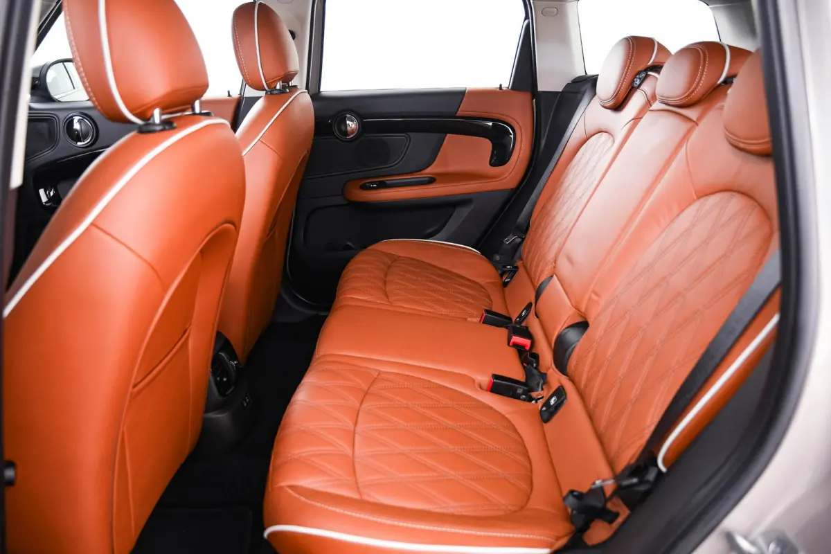 Cooper ALL4 Active Cruise Control - Elektrisch verstelbare/verwarmbare stoelen - Comfort acces - Elektrische achterklep - Driving Assistant - Head up - Elektrisch inklapbare buitenspiegels -