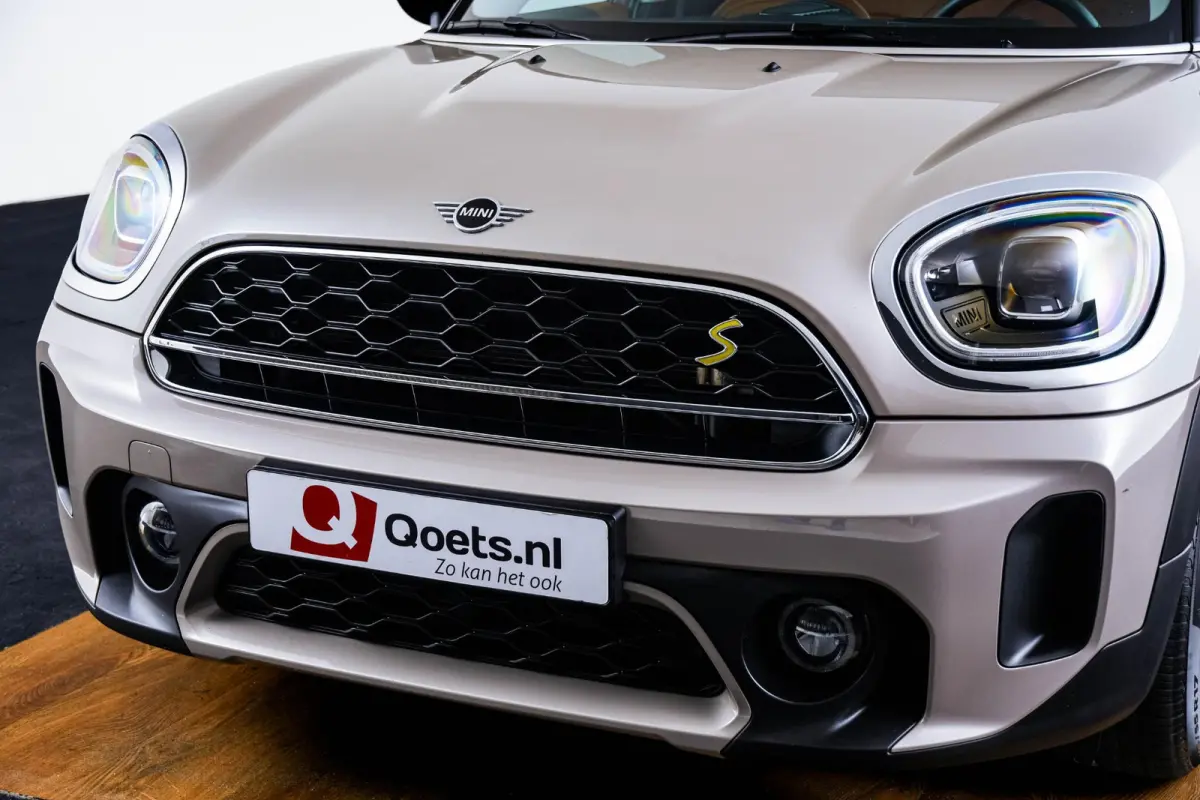 Cooper ALL4 Active Cruise Control - Elektrisch verstelbare/verwarmbare stoelen - Comfort acces - Elektrische achterklep - Driving Assistant - Head up - Elektrisch inklapbare buitenspiegels -