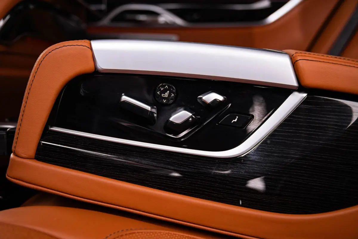 750i xDrive High Executive M Sport - schuif/kanteldak - Head up - stoelverwarming/massage/ventilatie voor en achter - Harman kardon - Surround View - BMW Laserlight - Comfort Access - Soft c
