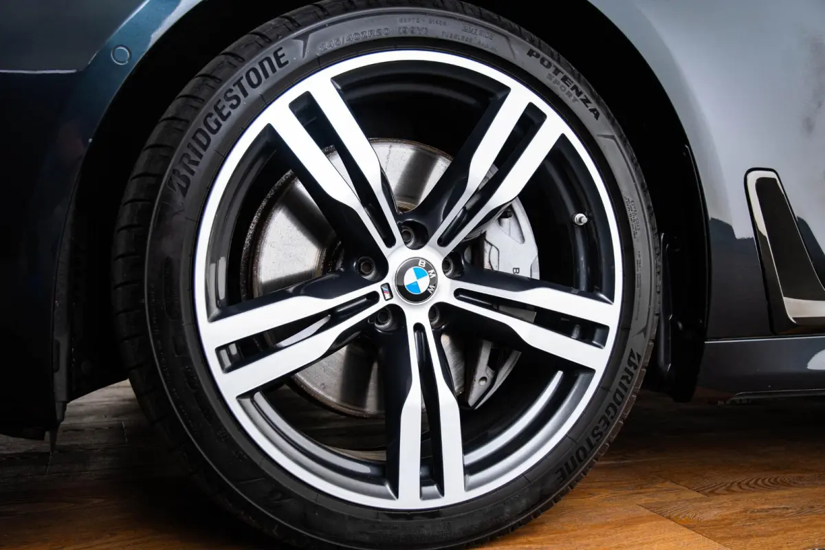 750i xDrive High Executive M Sport - schuif/kanteldak - Head up - stoelverwarming/massage/ventilatie voor en achter - Harman kardon - Surround View - BMW Laserlight - Comfort Access - Soft c