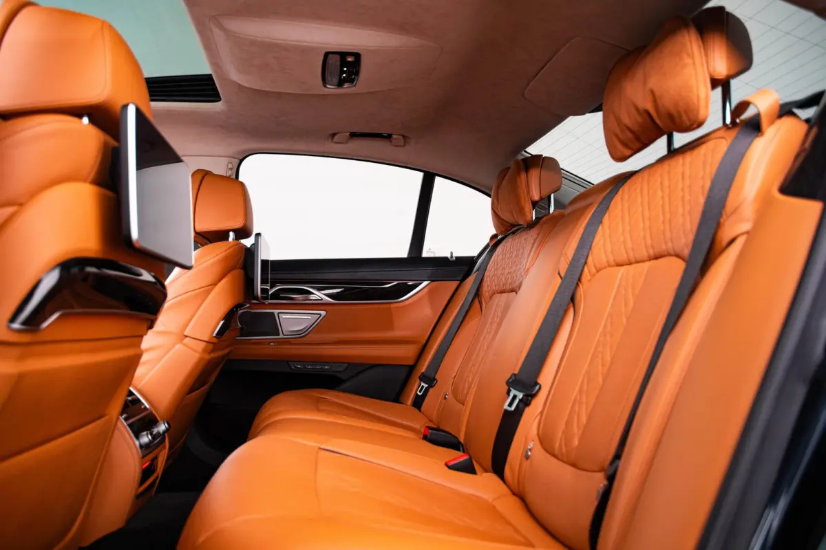 750i xDrive High Executive M Sport - schuif/kanteldak - Head up - stoelverwarming/massage/ventilatie voor en achter - Harman kardon - Surround View - BMW Laserlight - Comfort Access - Soft c