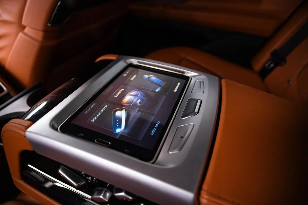 750i xDrive High Executive M Sport - schuif/kanteldak - Head up - stoelverwarming/massage/ventilatie voor en achter - Harman kardon - Surround View - BMW Laserlight - Comfort Access - Soft c