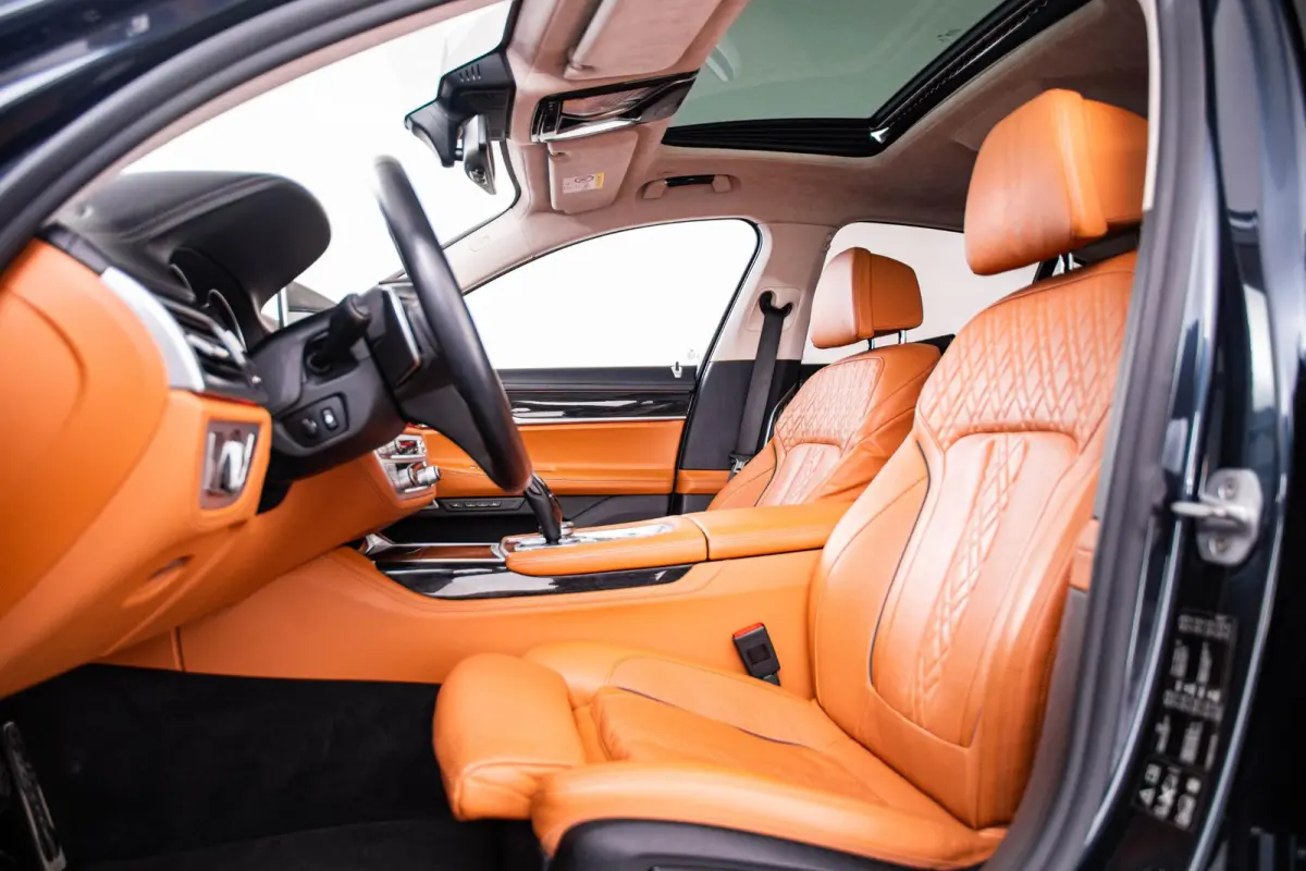 750i xDrive High Executive M Sport - schuif/kanteldak - Head up - stoelverwarming/massage/ventilatie voor en achter - Harman kardon - Surround View - BMW Laserlight - Comfort Access - Soft c