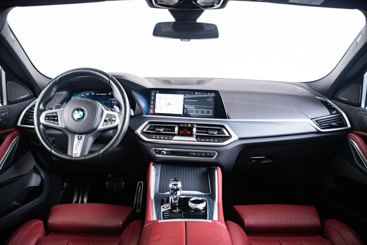 M50i High Executive Panoramadak - Comfortstoelen - CraftedClarity - Akoestische ramen - Comfort Access - Active Cruise Control - Head up - Harman Kardon - Entertainmentsysteem Professional -