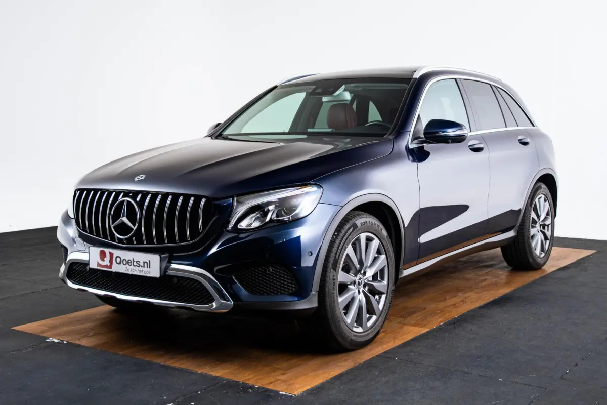 300 4MATIC Exclusive exterieur - Trekhaak - Panoramadak - Zitcomfortpakket voor - Interieurverlichtingspakket - Garmin Map Pilot - Spoorpakket - Parkeerpakket - Easy Pack-achterklep -