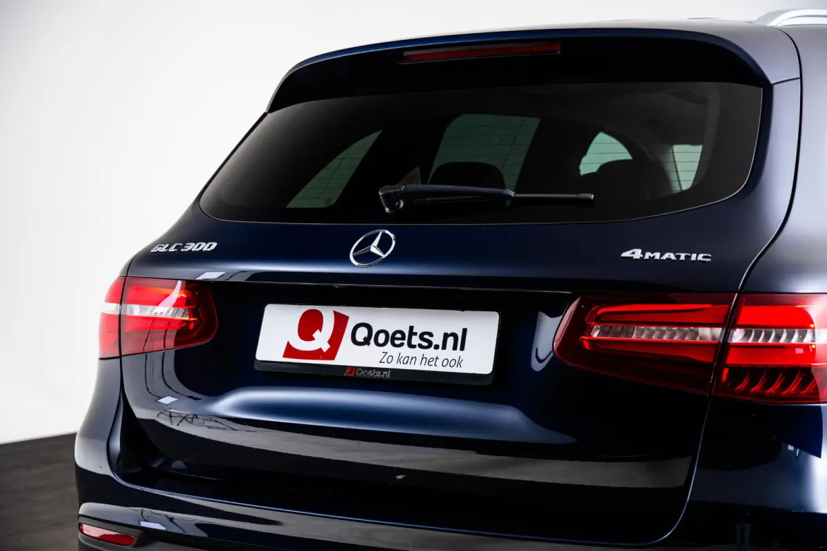 300 4MATIC Exclusive exterieur - Trekhaak - Panoramadak - Zitcomfortpakket voor - Interieurverlichtingspakket - Garmin Map Pilot - Spoorpakket - Parkeerpakket - Easy Pack-achterklep -