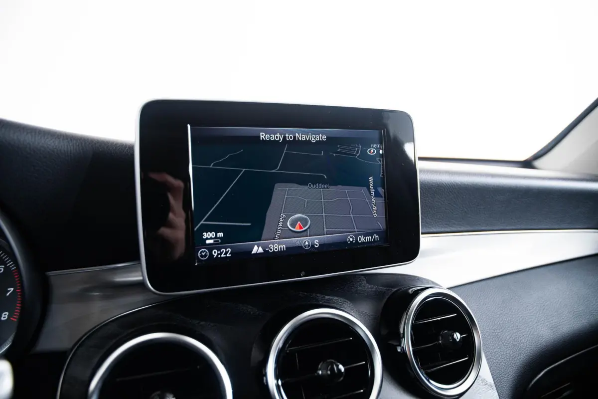 300 4MATIC Exclusive exterieur - Trekhaak - Panoramadak - Zitcomfortpakket voor - Interieurverlichtingspakket - Garmin Map Pilot - Spoorpakket - Parkeerpakket - Easy Pack-achterklep -