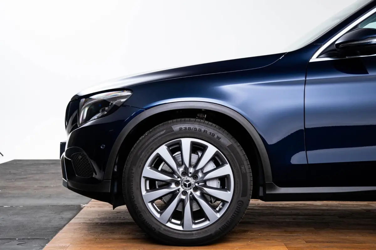 300 4MATIC Exclusive exterieur - Trekhaak - Panoramadak - Zitcomfortpakket voor - Interieurverlichtingspakket - Garmin Map Pilot - Spoorpakket - Parkeerpakket - Easy Pack-achterklep -