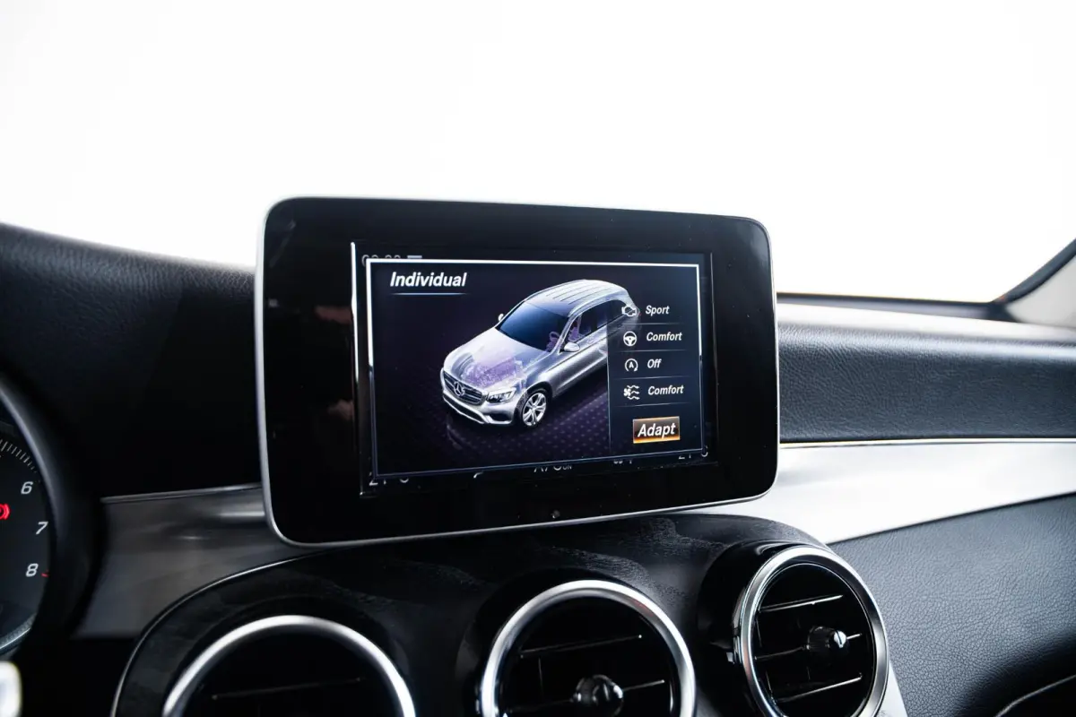 300 4MATIC Exclusive exterieur - Trekhaak - Panoramadak - Zitcomfortpakket voor - Interieurverlichtingspakket - Garmin Map Pilot - Spoorpakket - Parkeerpakket - Easy Pack-achterklep -
