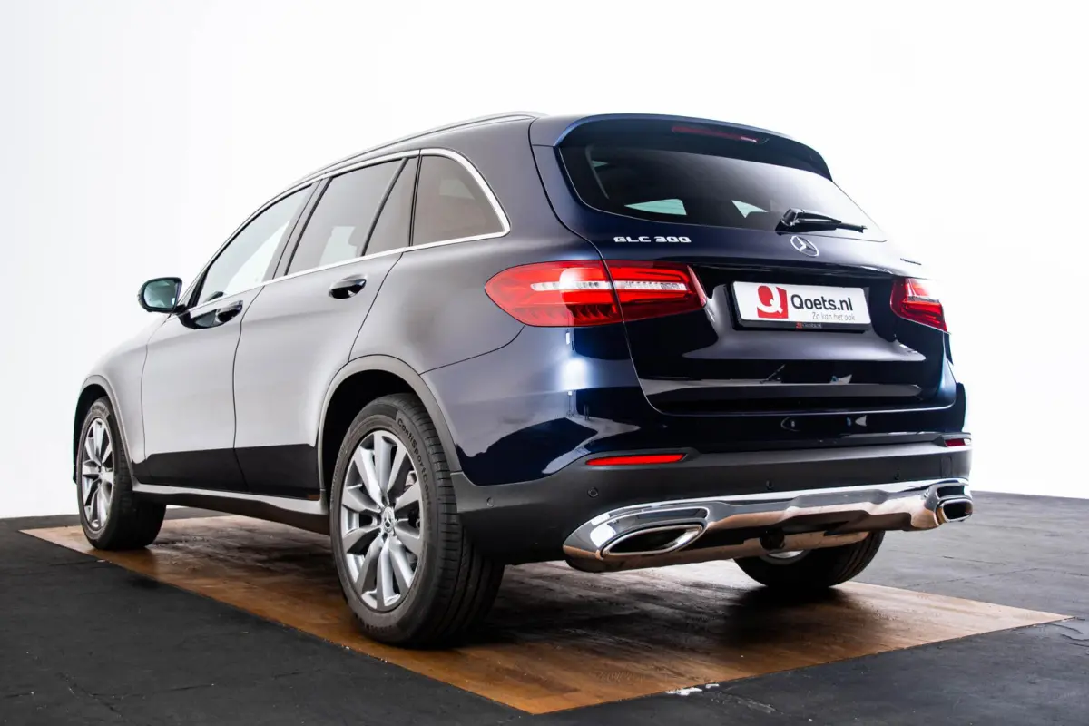 300 4MATIC Exclusive exterieur - Trekhaak - Panoramadak - Zitcomfortpakket voor - Interieurverlichtingspakket - Garmin Map Pilot - Spoorpakket - Parkeerpakket - Easy Pack-achterklep -