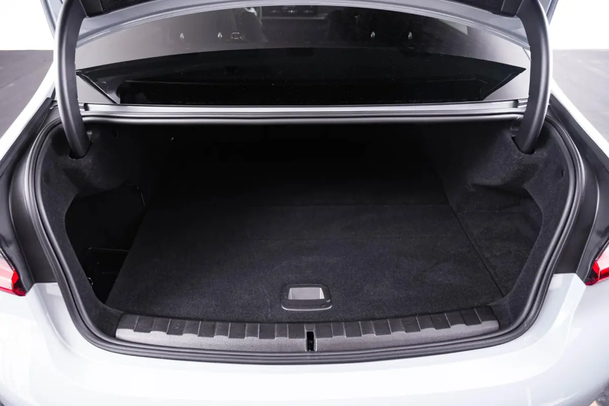 330e M Sport Edition Active Cruise Control - Elektrisch verstelbare/verwarmde voorstoelen - Head up - Sportstoelen - Parking Assistant Plus - Extra getint glas - Comfort Access - Elektrische