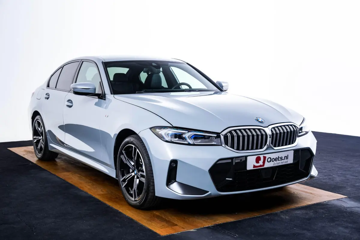 330e M Sport Edition Active Cruise Control - Elektrisch verstelbare/verwarmde voorstoelen - Head up - Sportstoelen - Parking Assistant Plus - Extra getint glas - Comfort Access - Elektrische