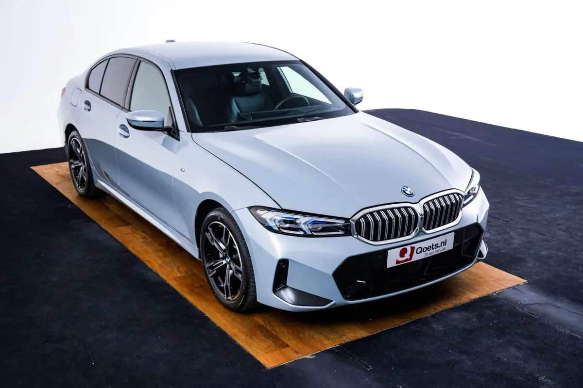 330e M Sport Edition Active Cruise Control - Elektrisch verstelbare/verwarmde voorstoelen - Head up - Sportstoelen - Parking Assistant Plus - Extra getint glas - Comfort Access - Elektrische