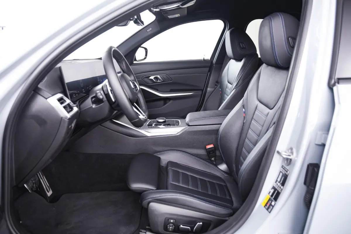 330e M Sport Edition Active Cruise Control - Elektrisch verstelbare/verwarmde voorstoelen - Head up - Sportstoelen - Parking Assistant Plus - Extra getint glas - Comfort Access - Elektrische