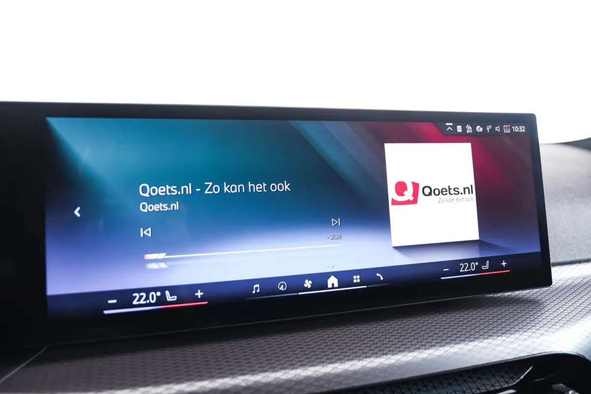330e M Sport Edition Active Cruise Control - Elektrisch verstelbare/verwarmde voorstoelen - Head up - Sportstoelen - Parking Assistant Plus - Extra getint glas - Comfort Access - Elektrische