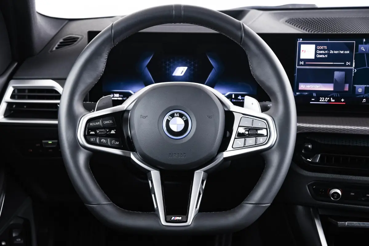 330e M Sport Edition Active Cruise Control - Elektrisch verstelbare/verwarmde voorstoelen - Head up - Sportstoelen - Parking Assistant Plus - Extra getint glas - Comfort Access - Elektrische