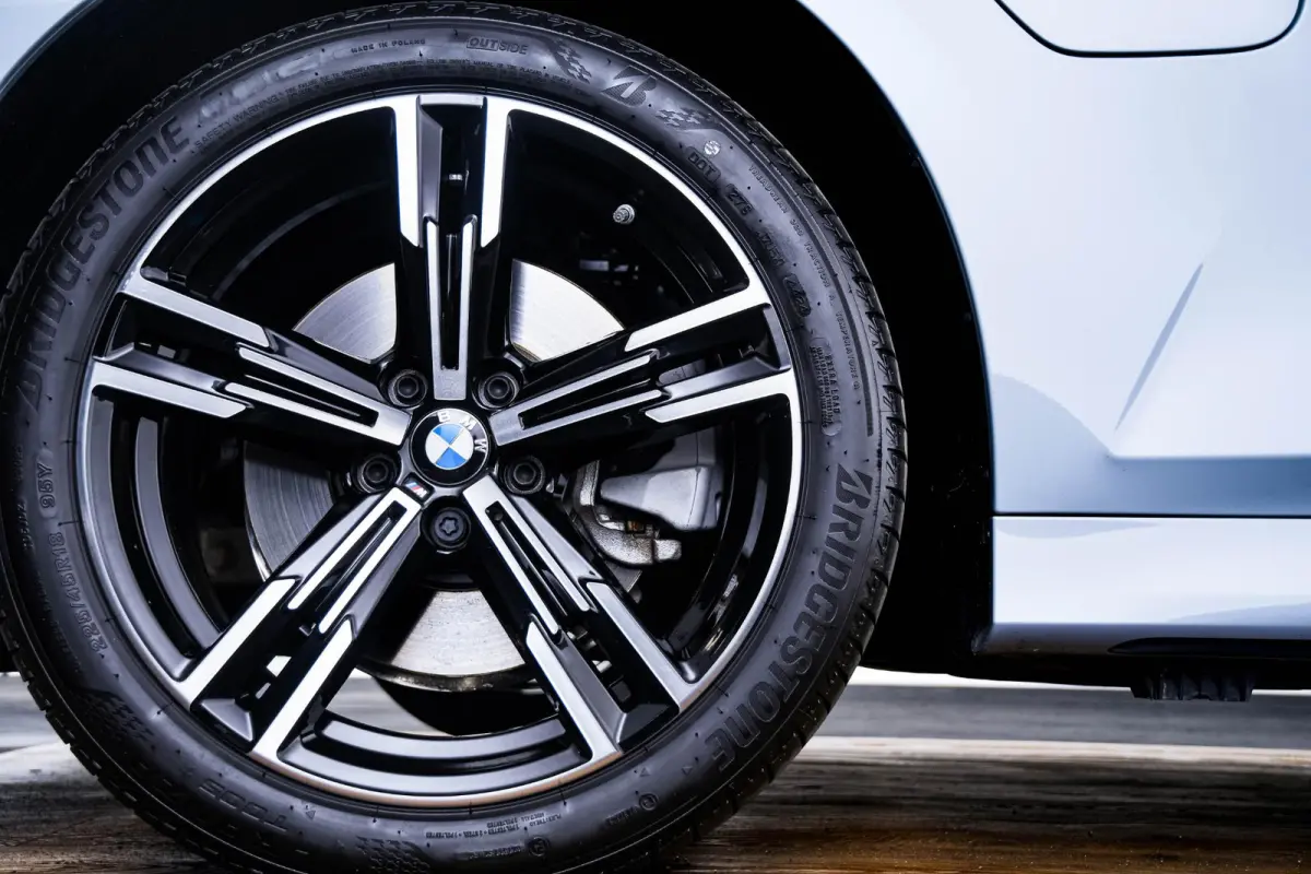 330e M Sport Edition Active Cruise Control - Elektrisch verstelbare/verwarmde voorstoelen - Head up - Sportstoelen - Parking Assistant Plus - Extra getint glas - Comfort Access - Elektrische