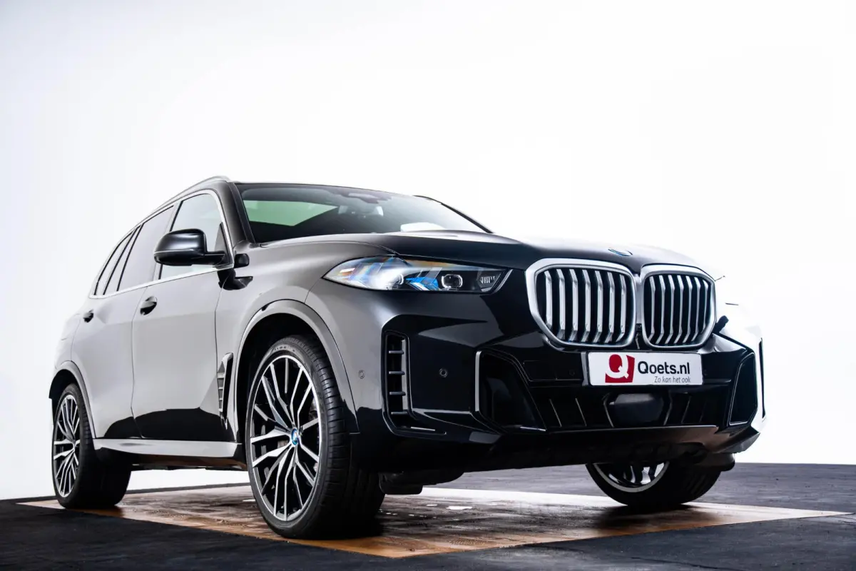 xDrive50e M Sport - Panoramadak - Driving/Parking Assistant Professional - Harman kardon - Comfort Access - Warmte Comfort Pack - Comfortstoelen - Getinte ruiten - zonneschermen - High Beam 