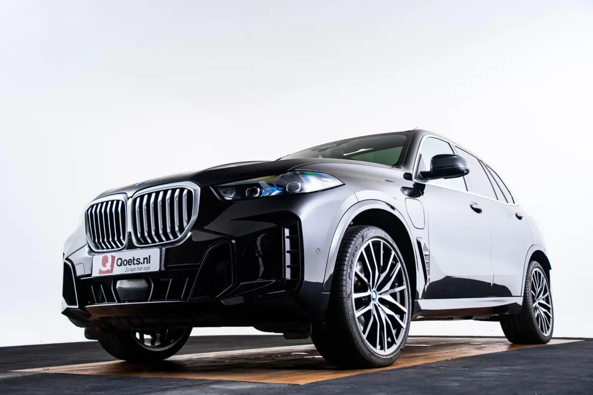 xDrive50e M Sport - Panoramadak - Driving/Parking Assistant Professional - Harman kardon - Comfort Access - Warmte Comfort Pack - Comfortstoelen - Getinte ruiten - zonneschermen - High Beam 