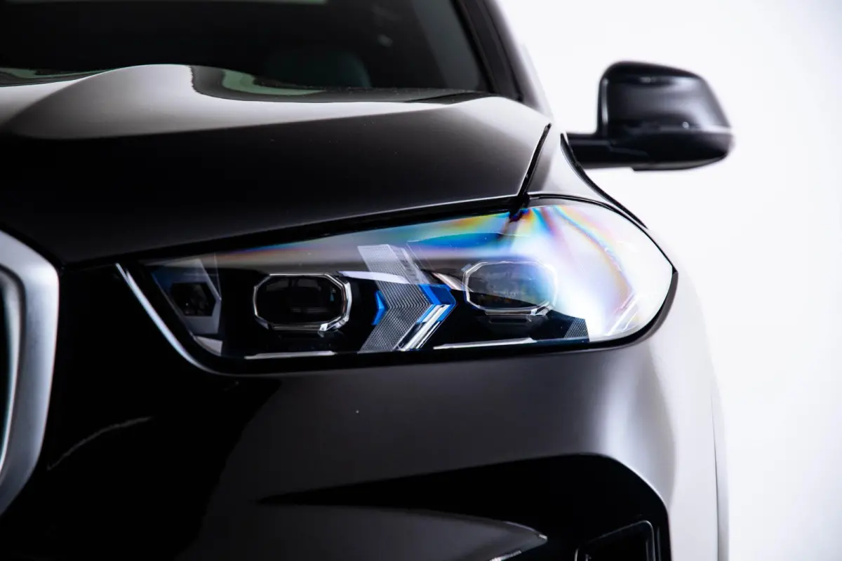 xDrive50e M Sport - Panoramadak - Driving/Parking Assistant Professional - Harman kardon - Comfort Access - Warmte Comfort Pack - Comfortstoelen - Getinte ruiten - zonneschermen - High Beam 