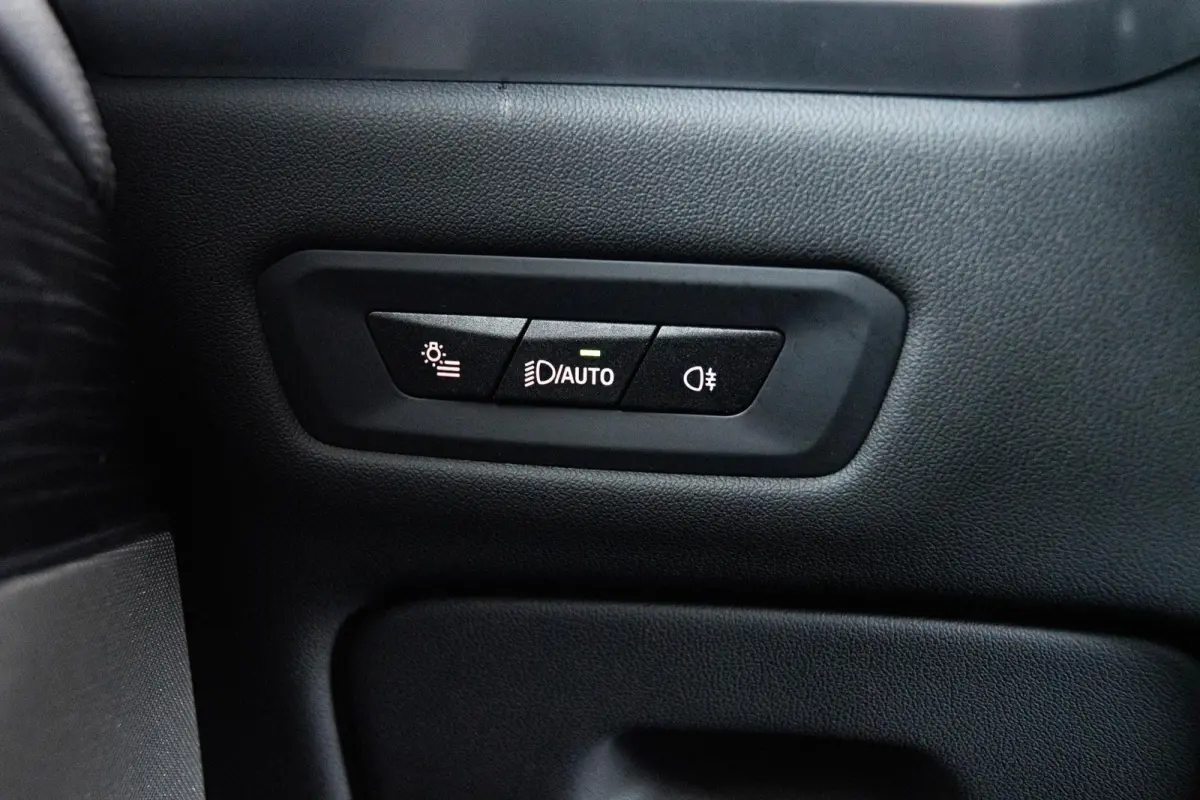 xDrive50e M Sport - Panoramadak - Driving/Parking Assistant Professional - Harman kardon - Comfort Access - Warmte Comfort Pack - Comfortstoelen - Getinte ruiten - zonneschermen - High Beam 