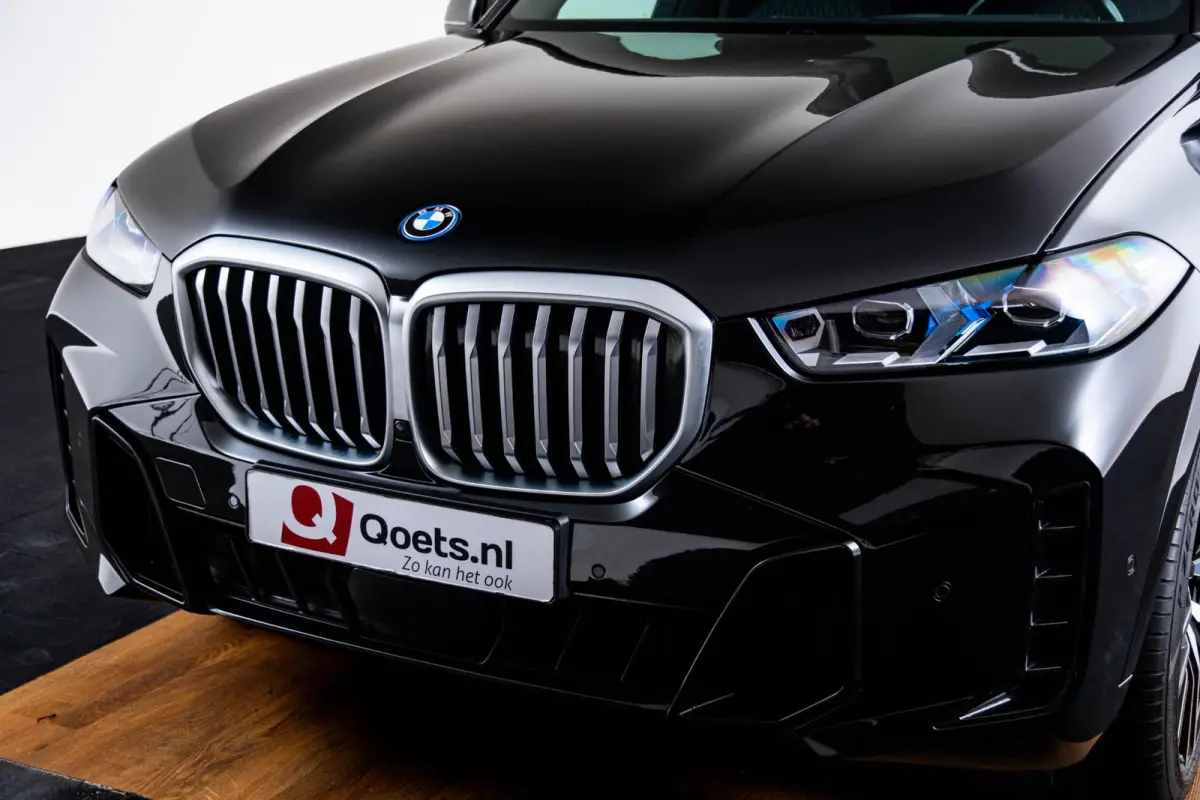 xDrive50e M Sport - Panoramadak - Driving/Parking Assistant Professional - Harman kardon - Comfort Access - Warmte Comfort Pack - Comfortstoelen - Getinte ruiten - zonneschermen - High Beam 