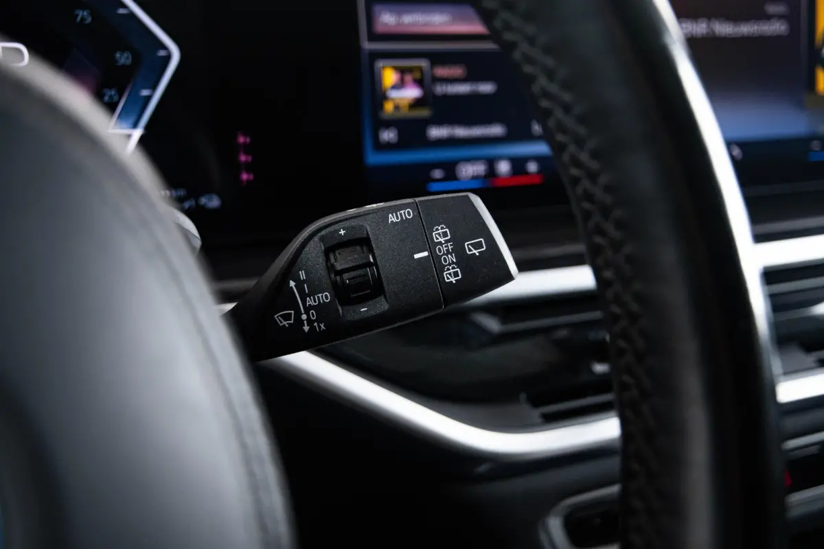 xDrive50e M Sport - Panoramadak - Driving/Parking Assistant Professional - Harman kardon - Comfort Access - Warmte Comfort Pack - Comfortstoelen - Getinte ruiten - zonneschermen - High Beam 