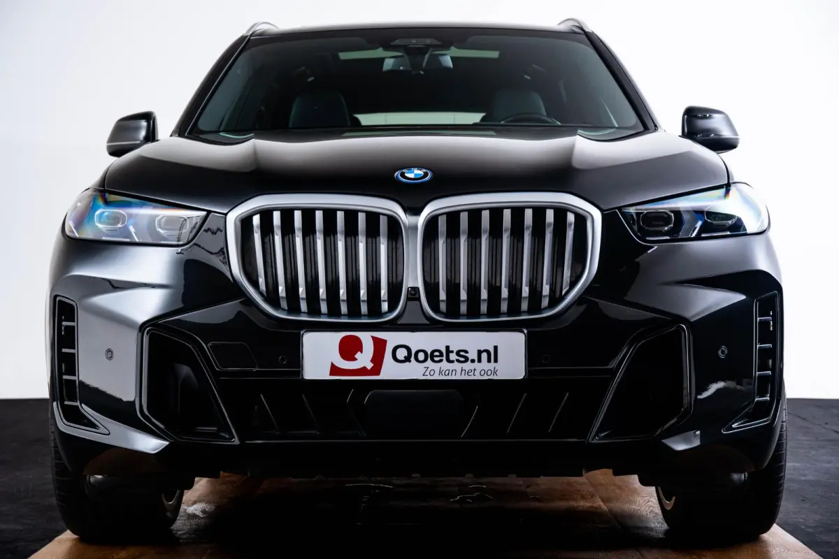 xDrive50e M Sport - Panoramadak - Driving/Parking Assistant Professional - Harman kardon - Comfort Access - Warmte Comfort Pack - Comfortstoelen - Getinte ruiten - zonneschermen - High Beam 