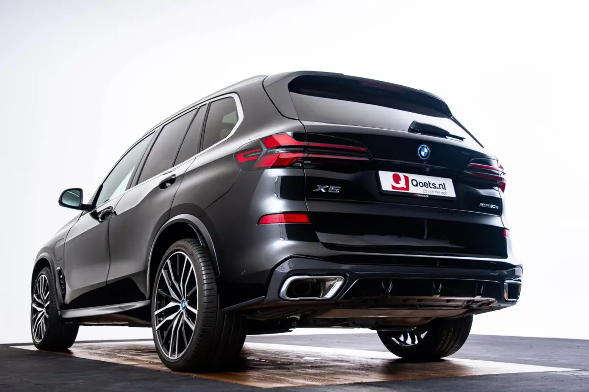 xDrive50e M Sport - Panoramadak - Driving/Parking Assistant Professional - Harman kardon - Comfort Access - Warmte Comfort Pack - Comfortstoelen - Getinte ruiten - zonneschermen - High Beam 