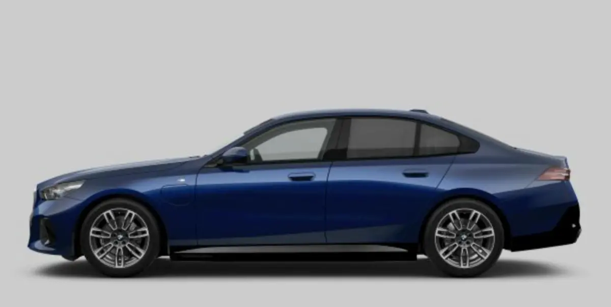 530e M-sport - Trekhaak - Harman Kardon - Driving Assistant Plus - Parking Assistant - 19 inch - Stuurwielverwarming - Stoelverwarming