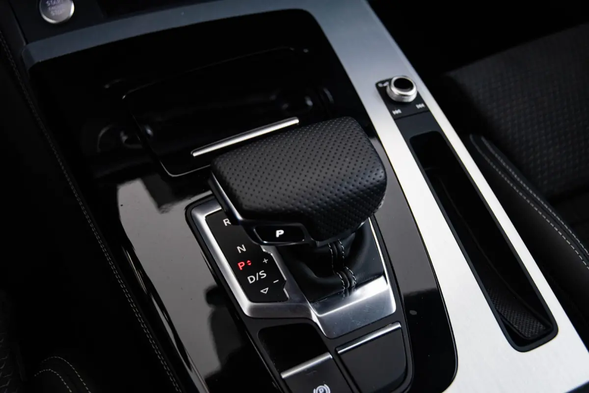 55 TFSI e S edition Adaptieve cruise control - Elektrisch verstelbare/verwarmde stoelen - Parkeerassistent - Assistentiepakket City/Parking - Sportstoelen - Achterbank plus - interieurvoorve