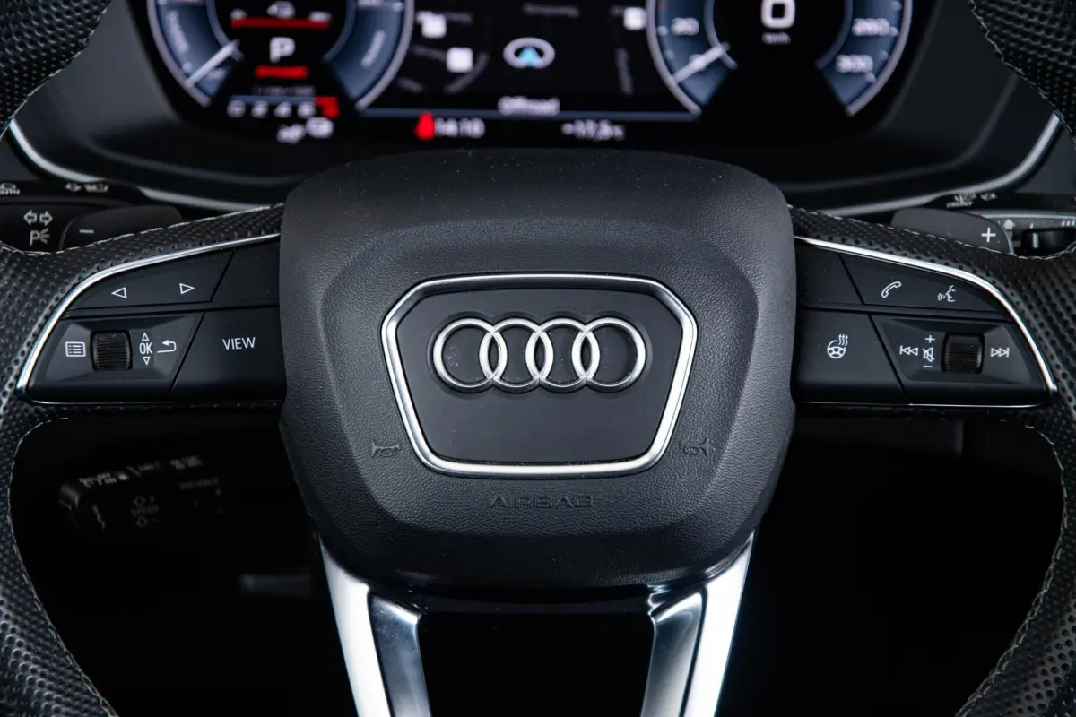 55 TFSI e S edition Adaptieve cruise control - Elektrisch verstelbare/verwarmde stoelen - Parkeerassistent - Assistentiepakket City/Parking - Sportstoelen - Achterbank plus - interieurvoorve