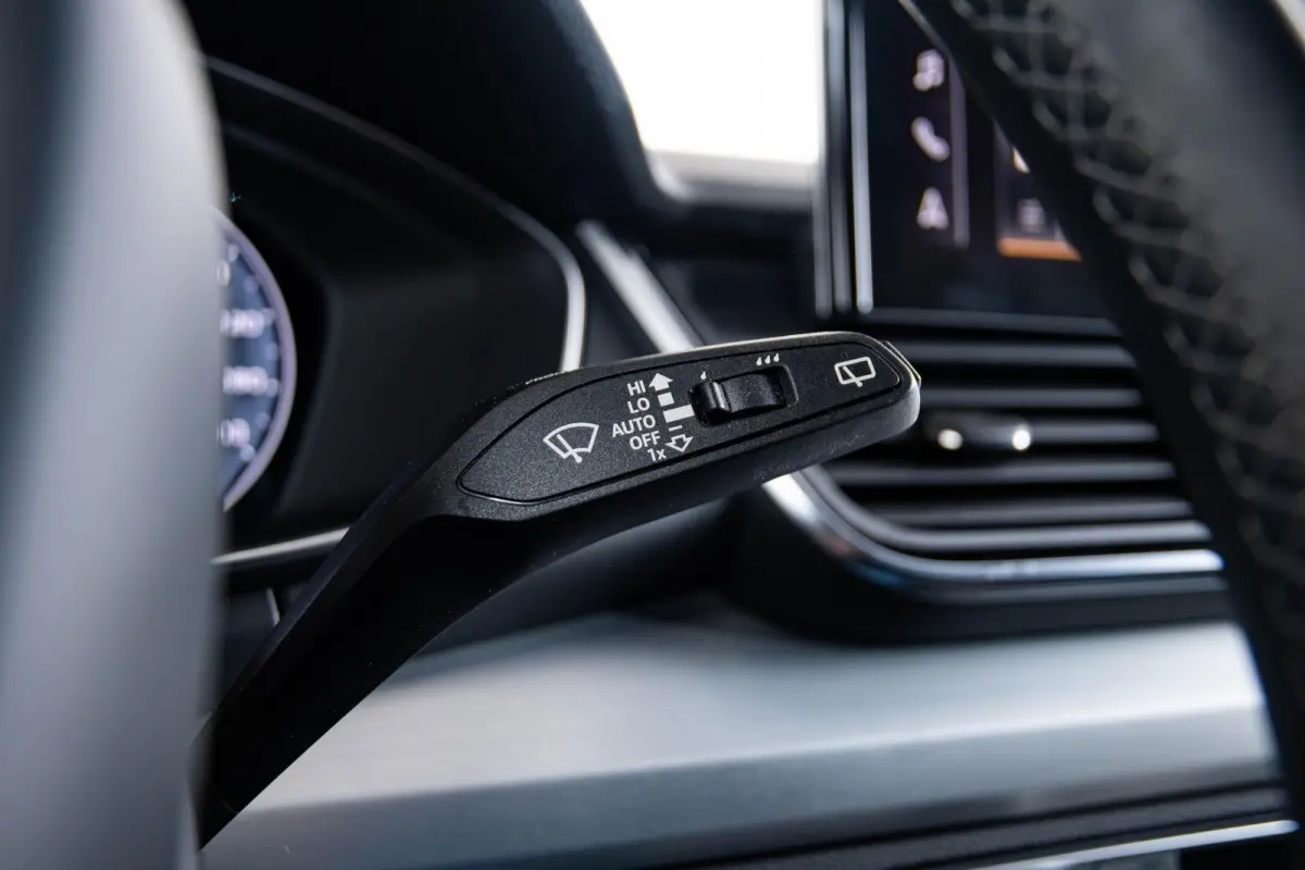 55 TFSI e S edition Adaptieve cruise control - Elektrisch verstelbare/verwarmde stoelen - Parkeerassistent - Assistentiepakket City/Parking - Sportstoelen - Achterbank plus - interieurvoorve