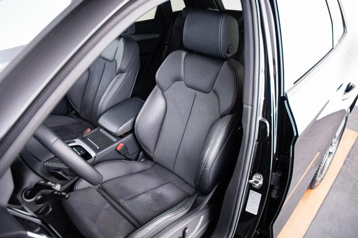 55 TFSI e S edition Adaptieve cruise control - Elektrisch verstelbare/verwarmde stoelen - Parkeerassistent - Assistentiepakket City/Parking - Sportstoelen - Achterbank plus - interieurvoorve