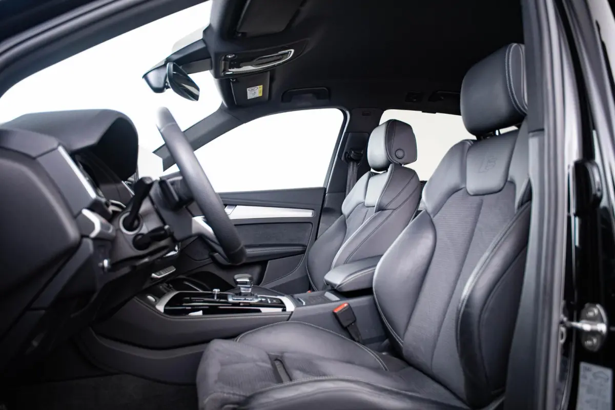 55 TFSI e S edition Adaptieve cruise control - Elektrisch verstelbare/verwarmde stoelen - Parkeerassistent - Assistentiepakket City/Parking - Sportstoelen - Achterbank plus - interieurvoorve