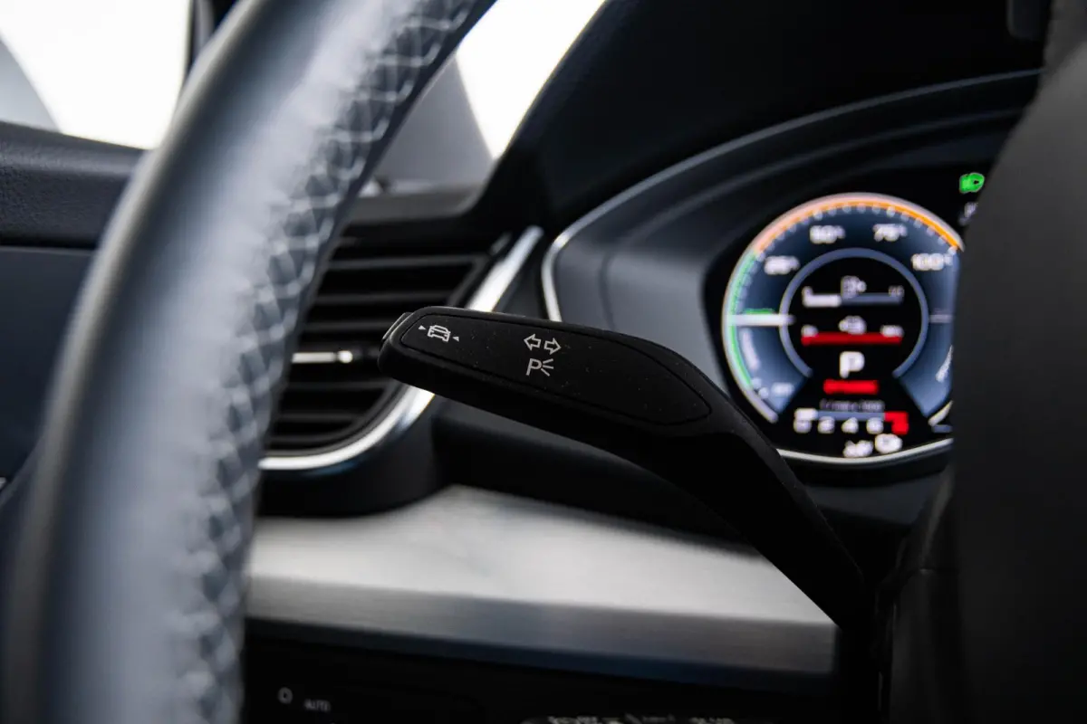 55 TFSI e S edition Adaptieve cruise control - Elektrisch verstelbare/verwarmde stoelen - Parkeerassistent - Assistentiepakket City/Parking - Sportstoelen - Achterbank plus - interieurvoorve