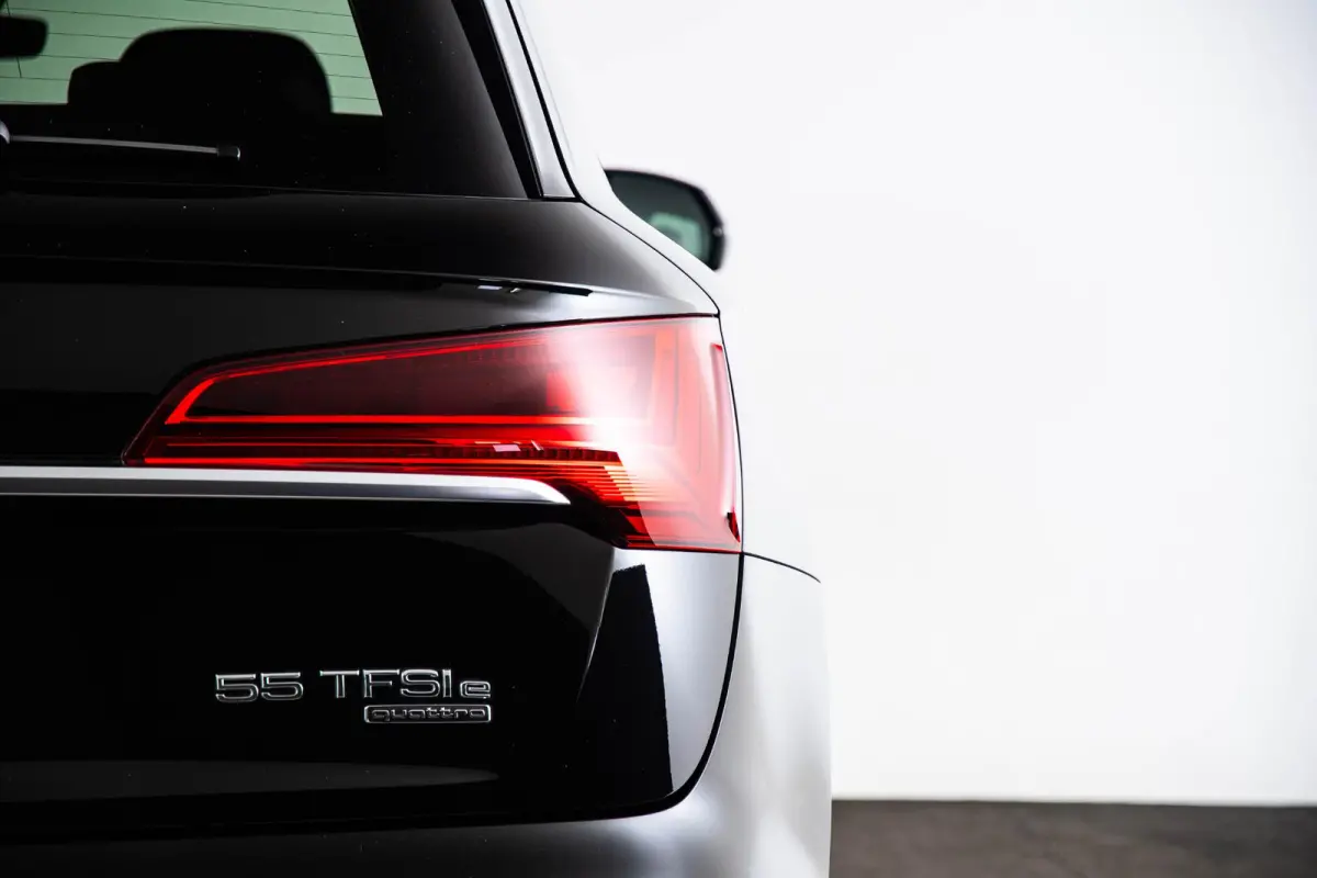 55 TFSI e S edition Adaptieve cruise control - Elektrisch verstelbare/verwarmde stoelen - Parkeerassistent - Assistentiepakket City/Parking - Sportstoelen - Achterbank plus - interieurvoorve