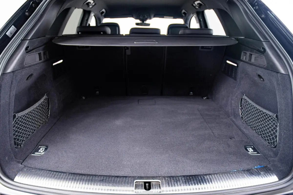 55 TFSI e S edition Adaptieve cruise control - Elektrisch verstelbare/verwarmde stoelen - Parkeerassistent - Assistentiepakket City/Parking - Sportstoelen - Achterbank plus - interieurvoorve
