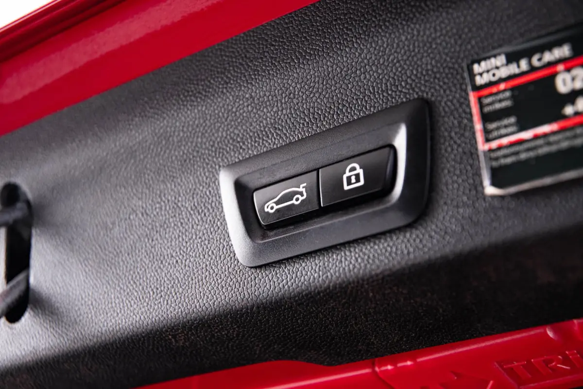 2.0 Cooper S ALL4 Salt Trekhaak - Camera - Comfort access - Stoelverwarming - Elektrische achterklep - Park Assistant - Navigatie